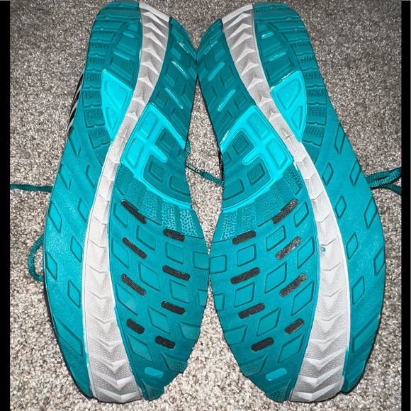 Like New Women’s Pearl Izumi EM N1 Trail Running Shoes in Teal and Gray Size 9 - Picture 6 of 6